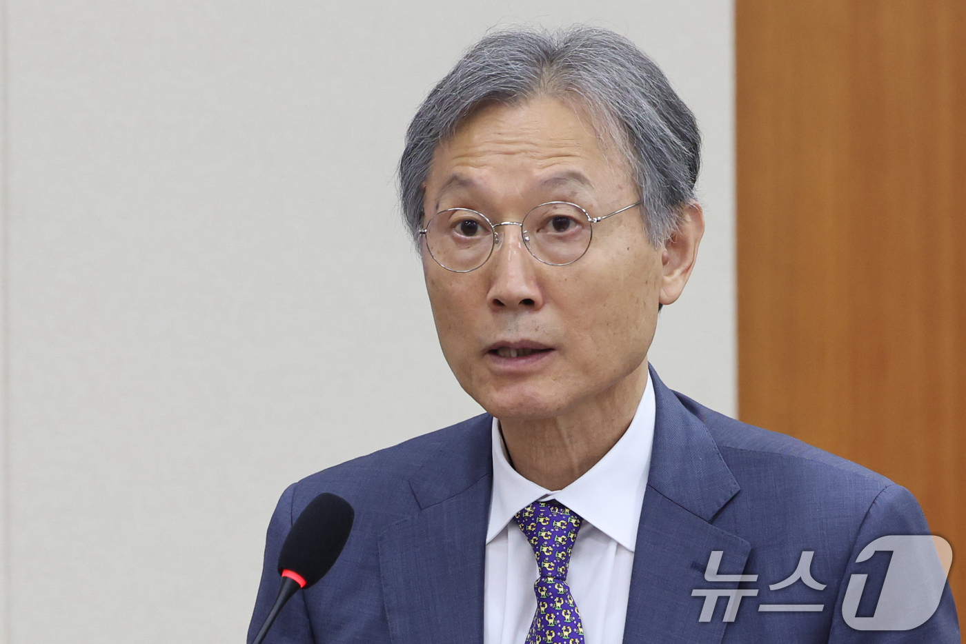 (서울=뉴스1) 황기선 기자 = 고광헌 방송미디어통신심의위원회 위원장이 8일 서울 여의도 국회에서 열린 과학기술정보방송통신위원회 전체회의에서 인사말을 하고 있다. 2026.9.8/ …