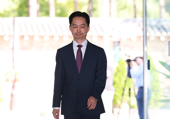 첫 출근하는 김지용 중수청장 후보자