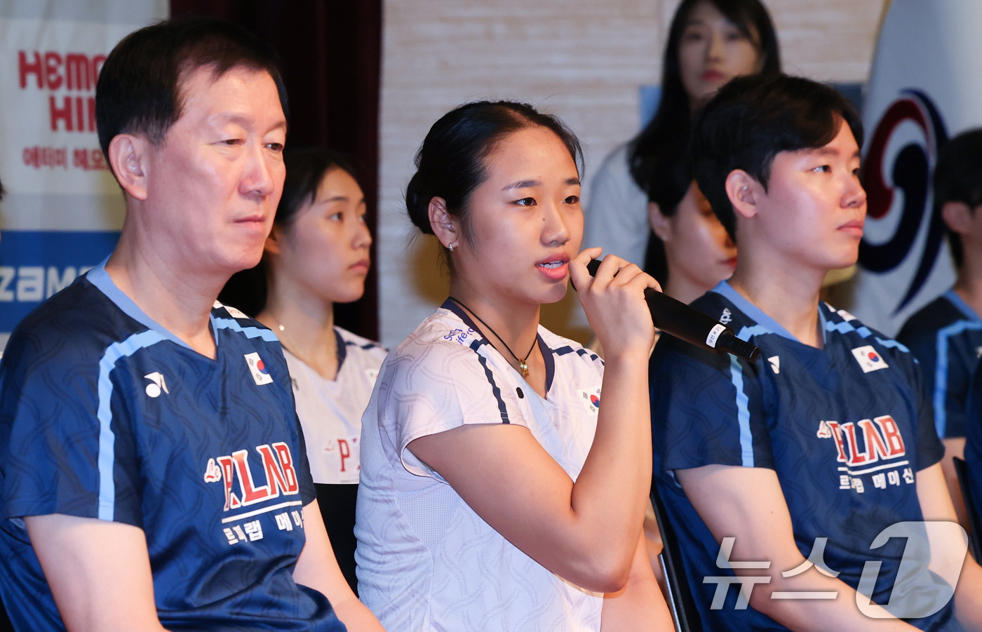 (진천=뉴스1) 김민지 기자 = 배드민턴 국가대표팀 안세영이 8일 진천 국가대표 선수촌에서 열린 2026 아이치·나고야 아시안게임 대한배드민턴협회 미디어데이에서 포부를 밝히고 있다 …
