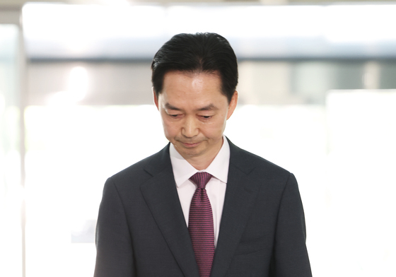 첫 출근 인사하는 김지용 중수총장 후보자