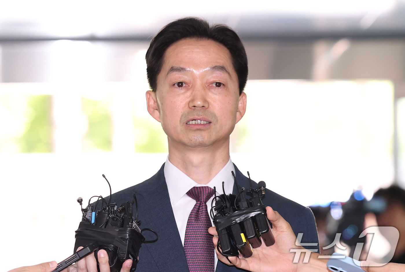 (서울=뉴스1) 오대일 기자 = 김지용 중대범죄수사청장 후보자가 8일 오후 서울 종로구 정부서울청사 창성동 별관에 마련된 인사청문회 준비단 사무실로 첫 출근하며 소감을 밝히고 있다 …