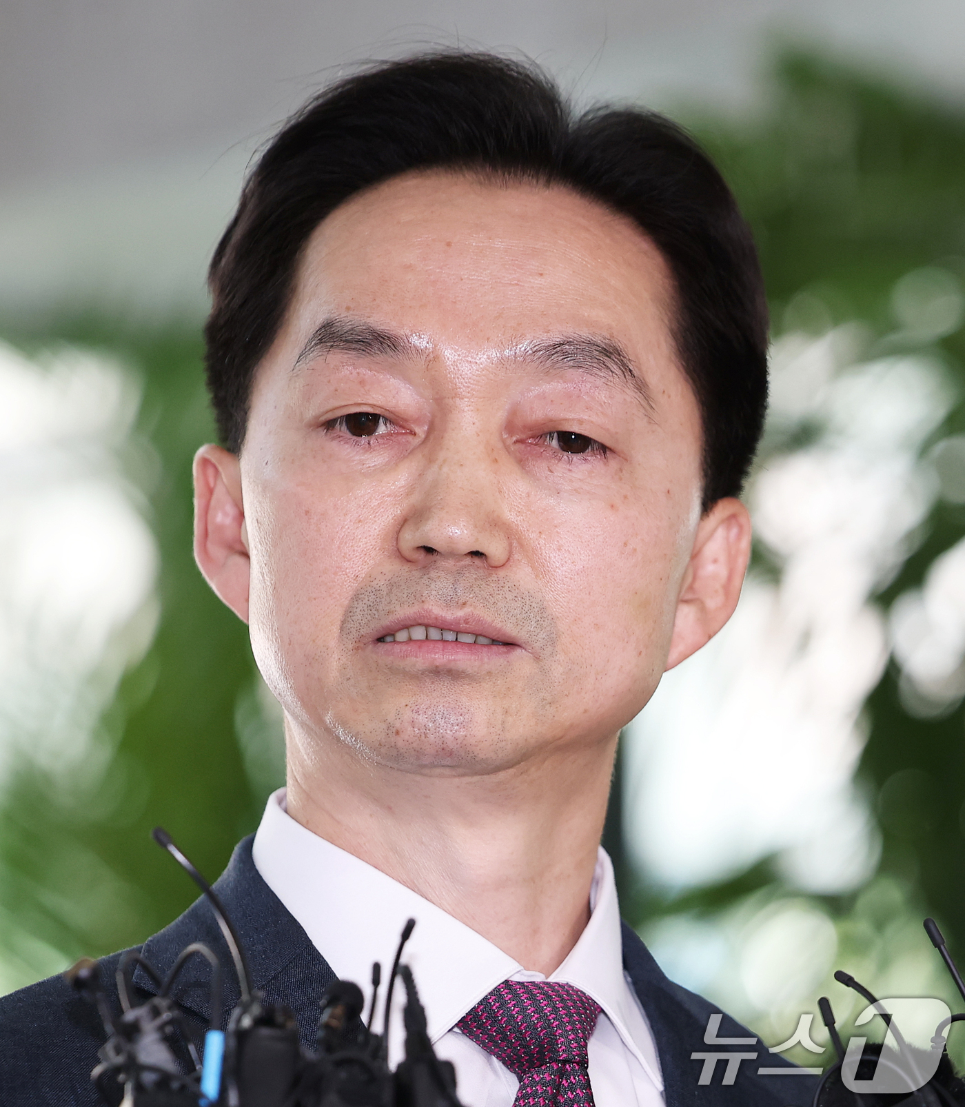 (서울=뉴스1) 오대일 기자 = 김지용 중대범죄수사청장 후보자가 8일 오후 서울 종로구 정부서울청사 창성동 별관에 마련된 인사청문회 준비단 사무실로 첫 출근하며 소감을 밝히고 있다 …