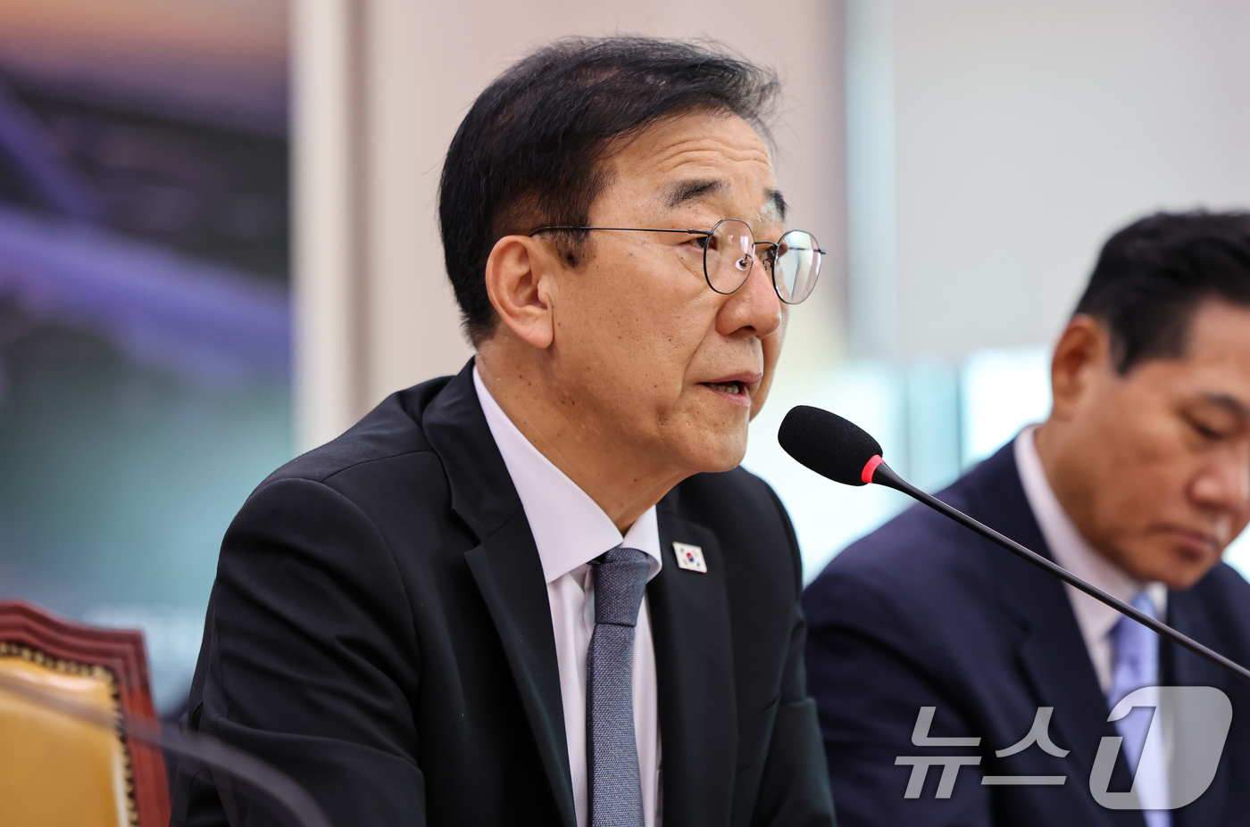 (서울=뉴스1) 김도우 기자 = 김윤덕 국토교통부 장관이 8일 서울 여의도 국회에서 열린 국토교통위원회 전체회의에서 의원 질의에 답하고 있다. 2026.9.8/뉴스1