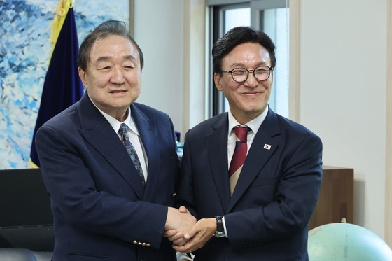 김민석 "열린 자세로 개헌 추진"…정대철 "이번 정부서 해야"
