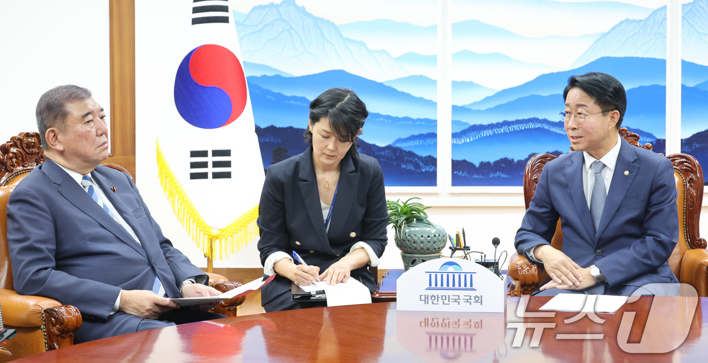 (서울=뉴스1) 신웅수 기자 = 조정식 국회의장이 8일 서울 여의도 국회에서 이시바 시게루 전 일본 총리를 접견하고 있다. 2026.9.8/뉴스1