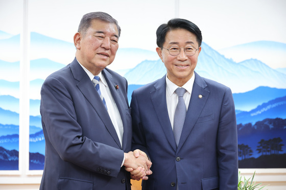 조 의장, 이시바 前일본 총리 만나 "한일 미래지향적 협력하자"