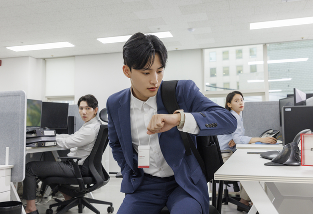"팀 바쁜데 6시 땡 퇴근하는 신입…한마디 했더니 쏘아붙이고 가네요"