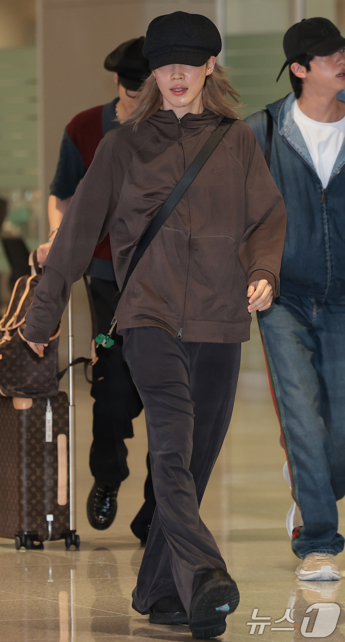 (인천공항=뉴스1) 권현진 기자 = 방탄소년단(BTS) 지민이 해외 일정을 마치고 8일 인천국제공항을 통해 귀국하고 있다. 2026.9.8/뉴스1
