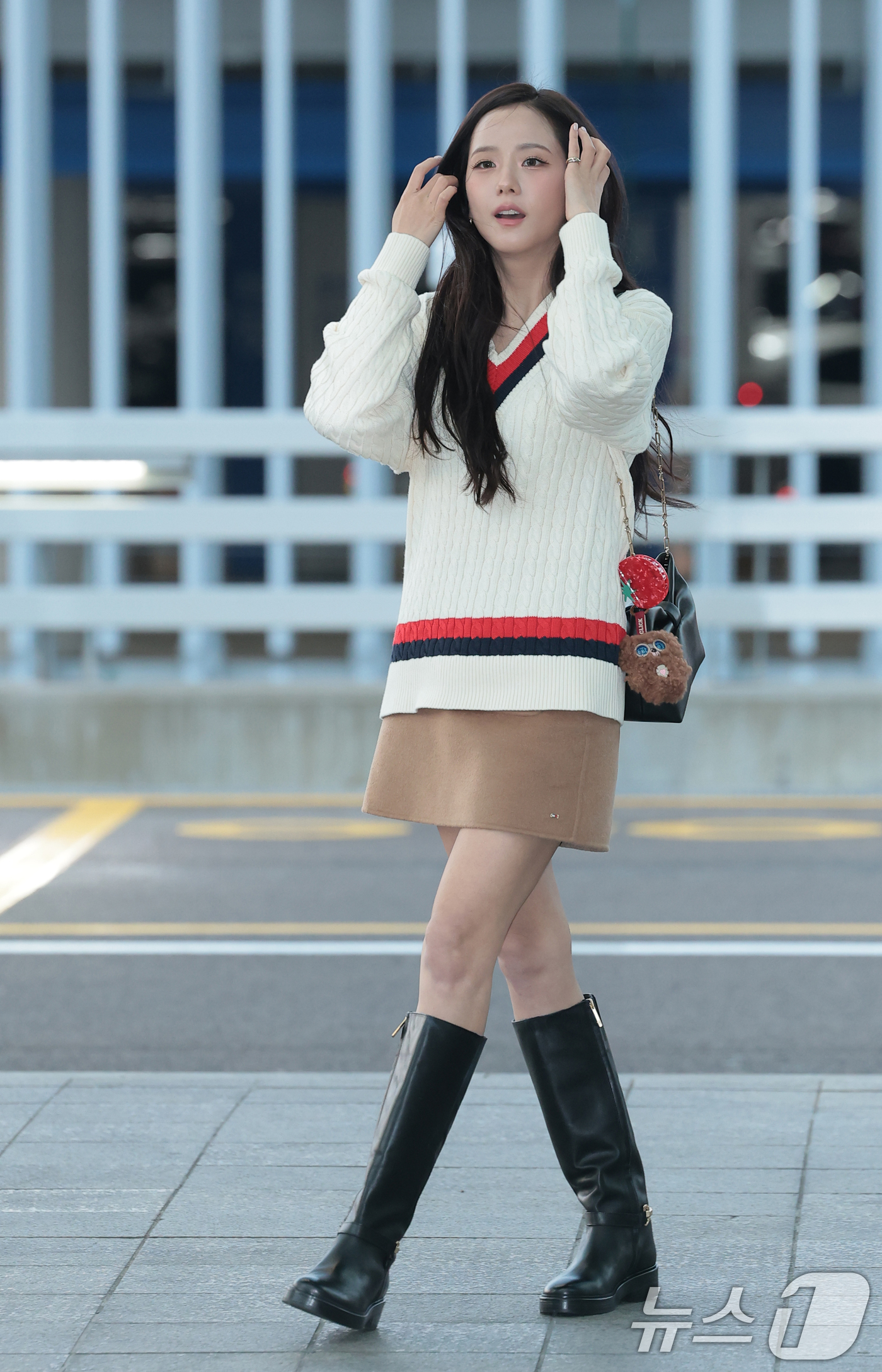 (인천공항=뉴스1) 권현진 기자 = 블랙핑크 지수가 해외 일정을 위해 8일 인천국제공항을 통해 미국 뉴욕으로 출국하고 있다. 2026.9.8/뉴스1