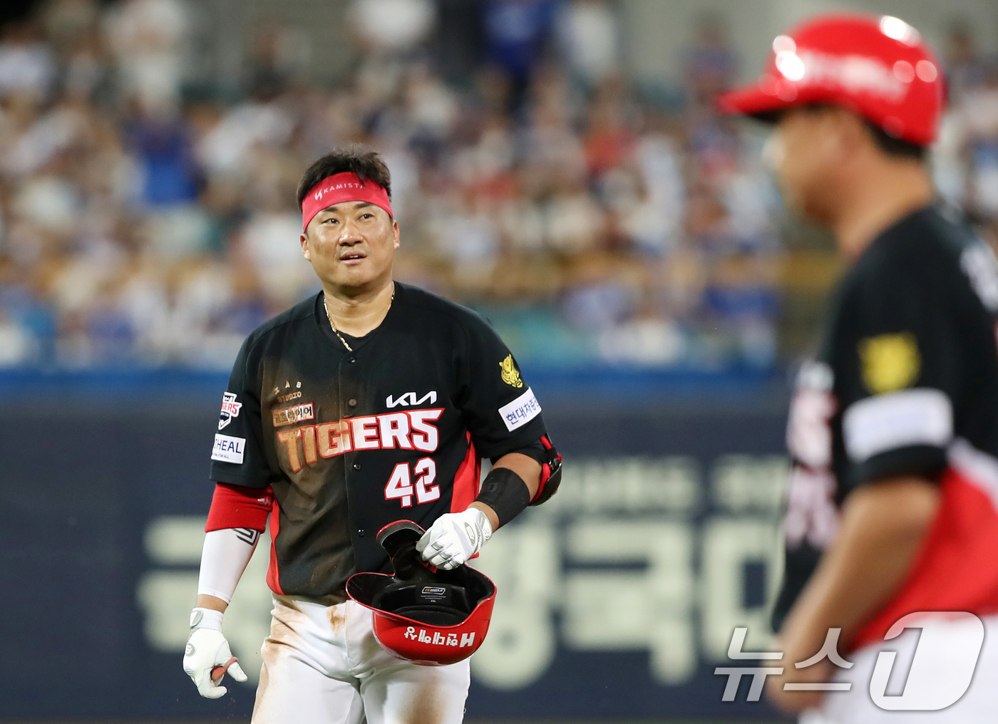 (대구=뉴스1) 공정식 기자 = 8일 오후 대구 삼성라이온즈파크에서 열린 프로야구 '2026 신한은행 SOL KBO리그' KIA 타이거즈와 삼성 라이온즈의 경기, 5회초 1사 2루 …