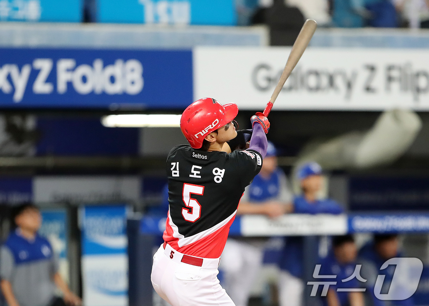 (대구=뉴스1) 공정식 기자 = 8일 오후 대구 삼성라이온즈파크에서 열린 프로야구 '2026 신한은행 SOL KBO리그' KIA 타이거즈와 삼성 라이온즈의 경기, 6회초 선두타자로 …