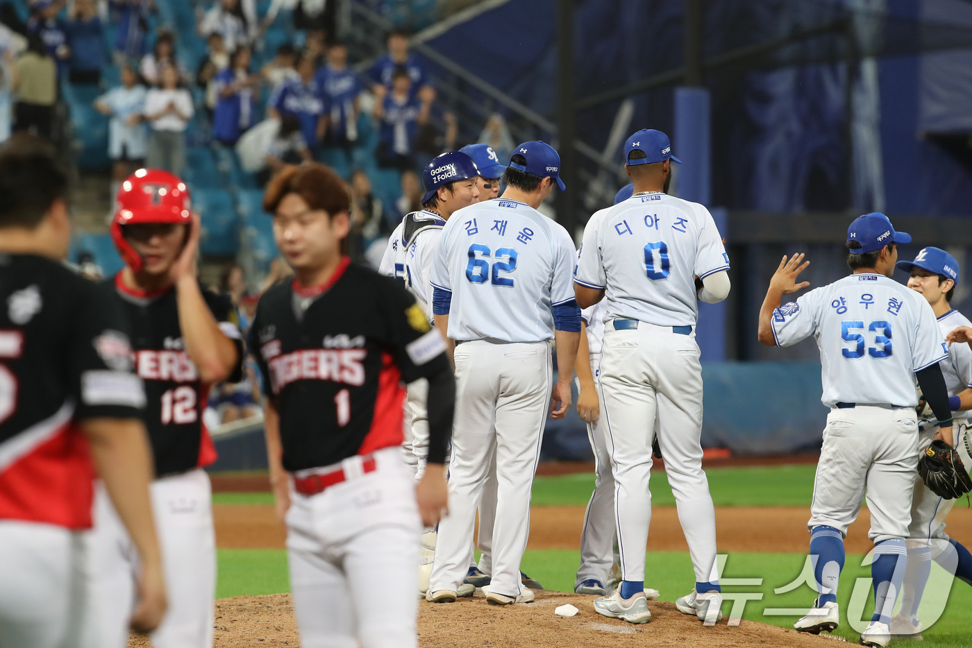 (대구=뉴스1) 공정식 기자 = 8일 오후 대구 삼성라이온즈파크에서 열린 프로야구 '2026 신한은행 SOL KBO리그' KIA 타이거즈와 삼성 라이온즈의 경기, 6대 4 승리를 …