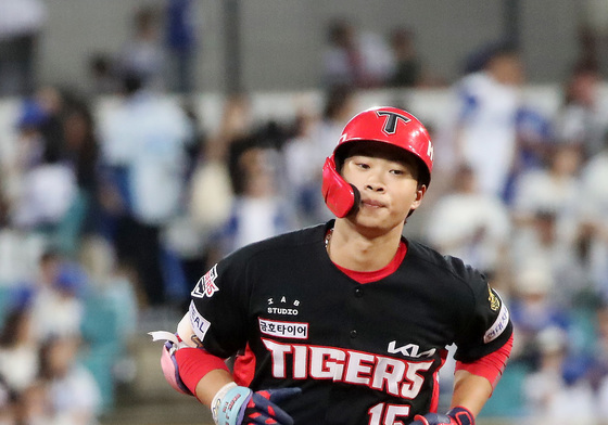 KIA 박재현, 9회 1점 홈런 '추격'