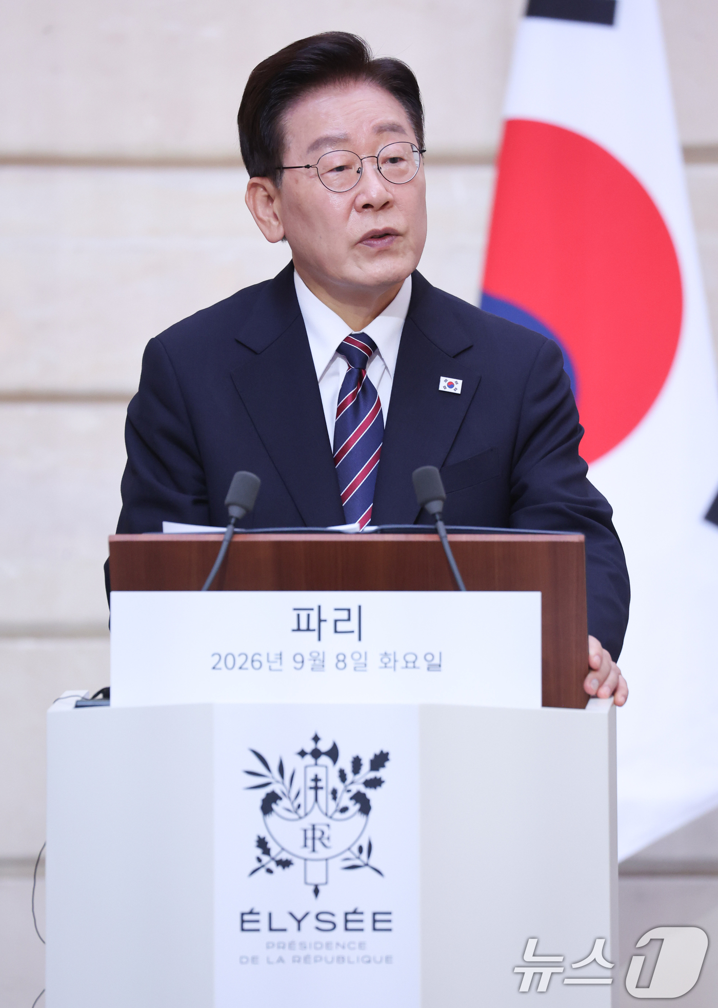 (파리(프랑스)=뉴스1) 이재명 기자 = 이재명 대통령이 8일(현지시간) 파리 엘리제궁에서 한-프랑스 공동언론발표를 하고 있다. 2026.9.8/뉴스1