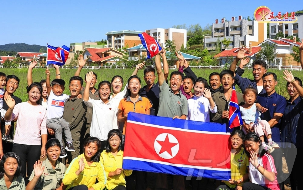 (평양 노동신문=뉴스1) = 북한 노동당 기관지 노동신문은 9일 정권수립일 78주년을 맞아 "국경절을 맞는 온 나라에 경축의 환희가 넘친다"라고 전했다. [국내에서만 사용가능. 재 …