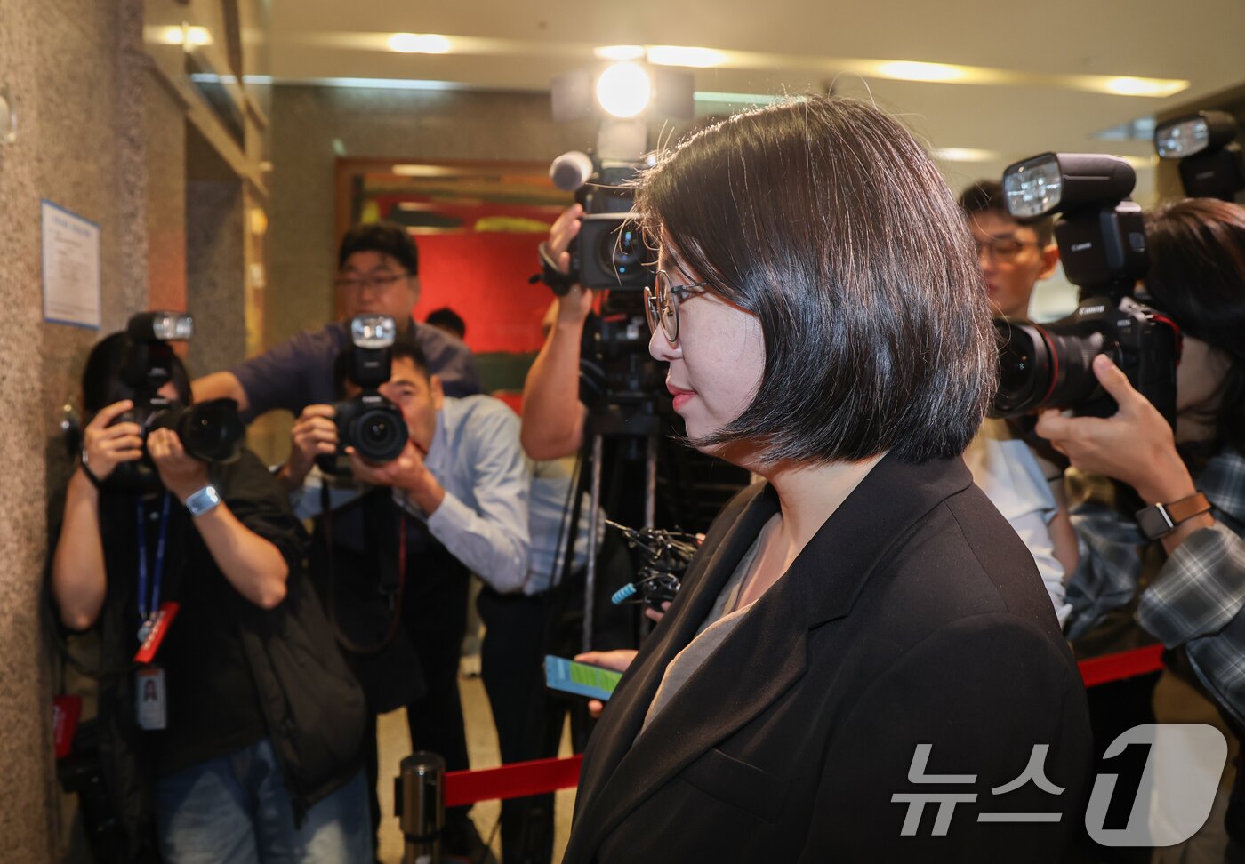 본문 이미지 - 용혜인 성평등가족부 장관 후보자가 9일 서울 서대문구 한국청소년활동진흥원에 마련된 인사청문회 준비 사무실로 출근하고 있다. (공동취재) 2026.9.9 ⓒ 뉴스1 김도우 기자