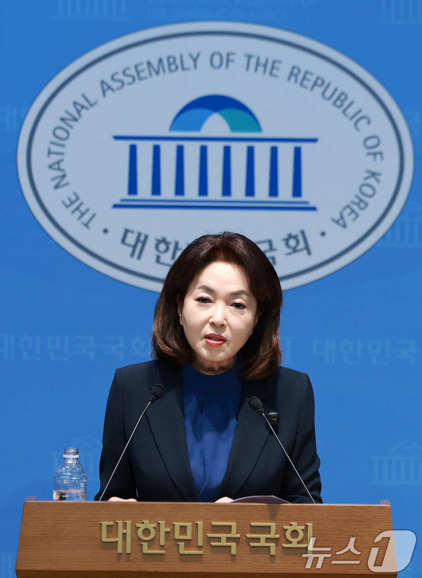 (서울=뉴스1) 이호윤 기자 = 김민전 국민의힘 의원이 9일 서울 여의도 국회 기자회견장에서 김승원 법무부장관 후보 배우자 불법 교육시설 운영 관련 기자회견을 하고 있다. 2026 …