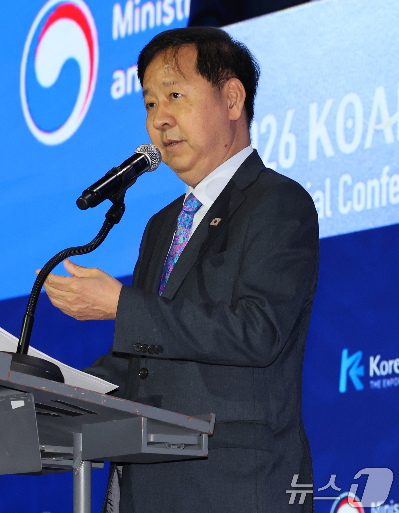 (서울=뉴스1) 이종덕 기자 = 구윤철 경제부총리가 9일 서울 광진구 워커힐 호텔에서 열린 한·아프리카 장관급 경제협력회의 개회식에서 개회사를 하고 있다. 이번 경제협력회의에서는 …