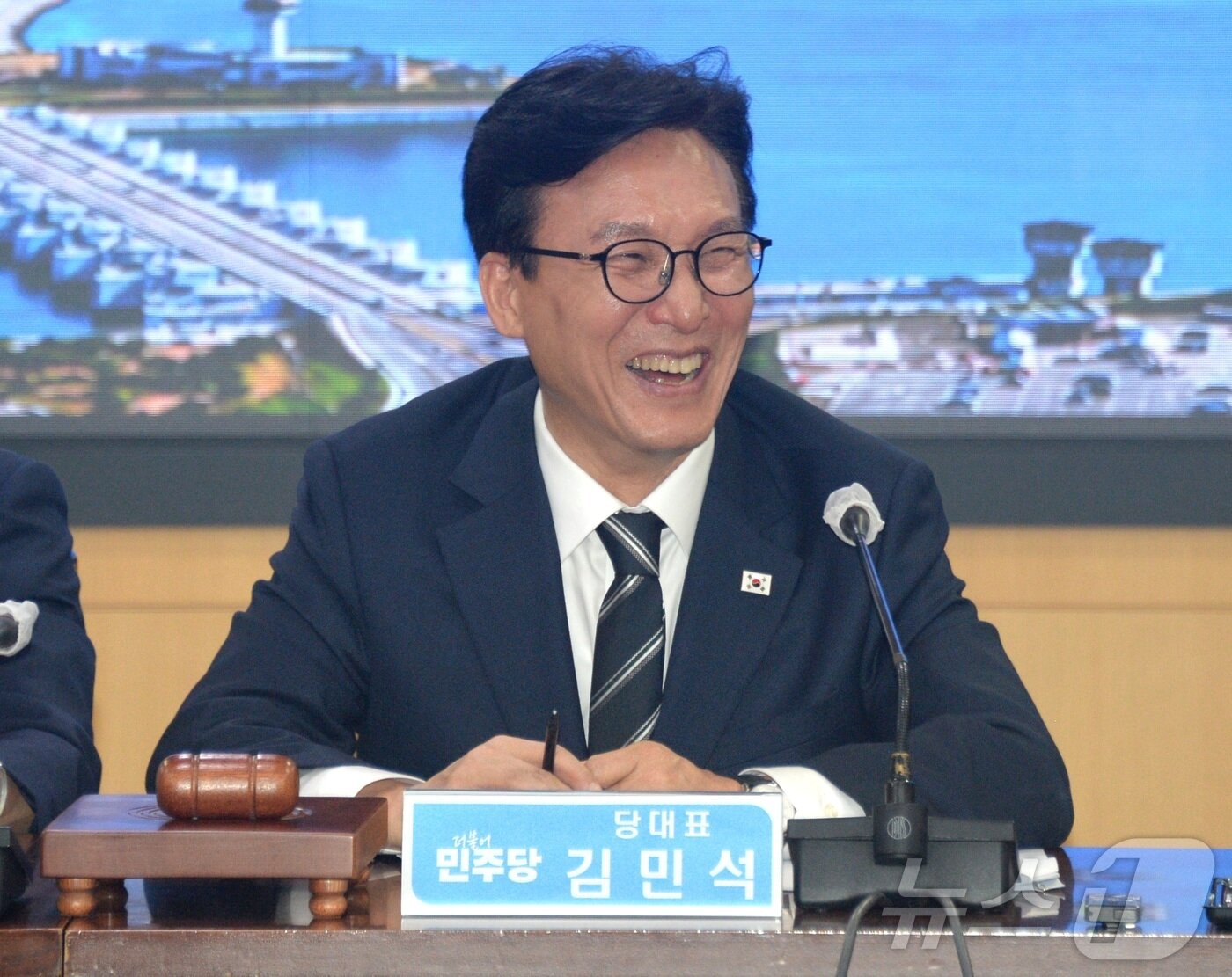 본문 이미지 - 김민석 더불어민주당 대표가 9일 전북 전주시 전북특별자치도청에서 열린 전북 최고위원회의에서 발언을 하고 있다. 2026.9.9 ⓒ 뉴스1 유경석 기자