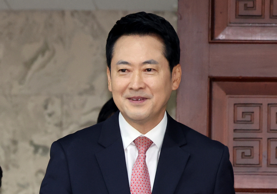 토론회 참석하는 장동혁 대표