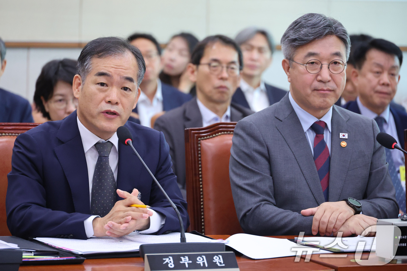 (서울=뉴스1) 신웅수 기자 = 김종철 경찰청장 직무대행이 9일 서울 여의도 국회에서 열린 법제사법위원회 전체회의에서 의원 질의에 답변하고 있다. 2026.9.9/뉴스1