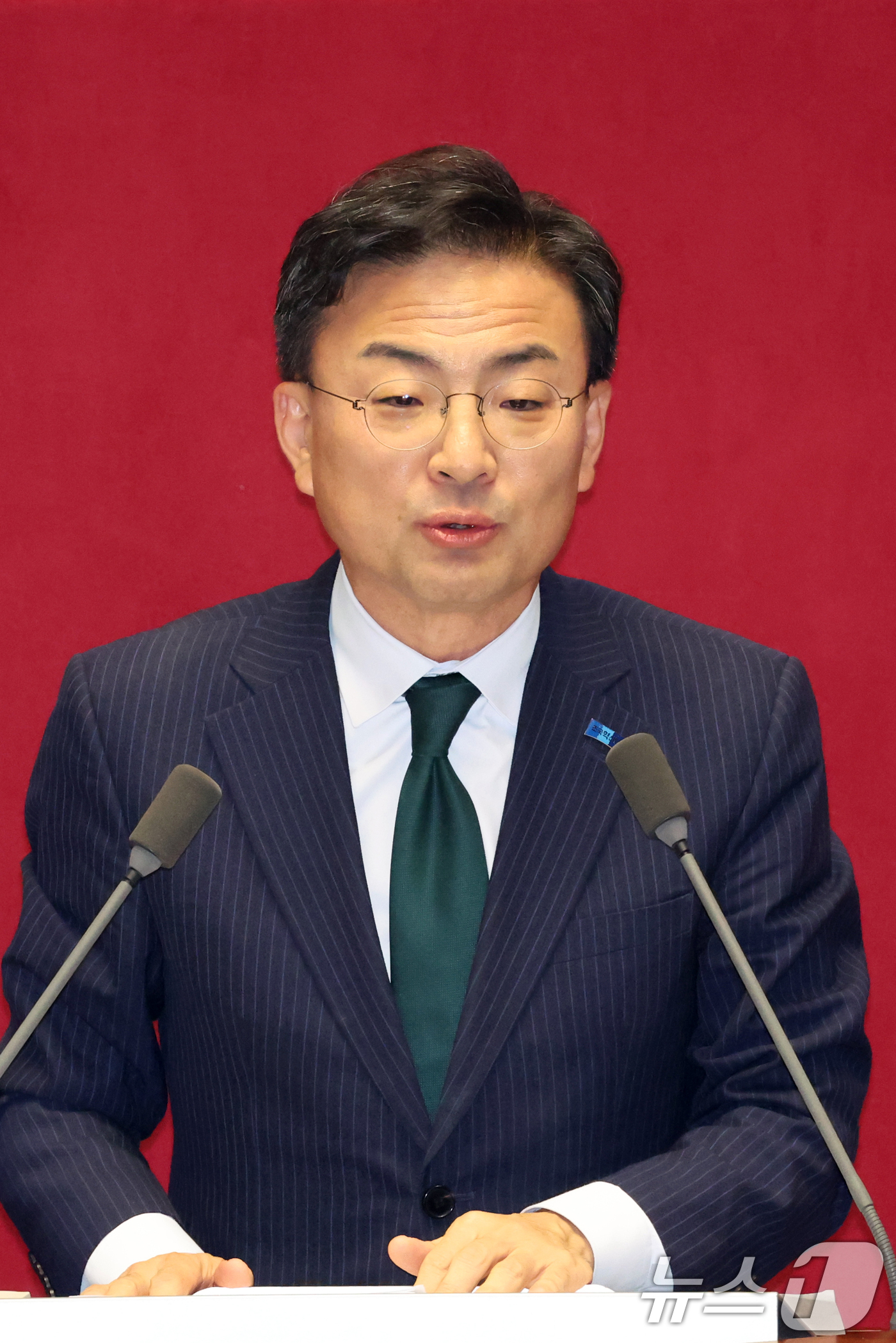 (서울=뉴스1) 황기선 기자 = 신장식 조국혁신당 대표가 9일 오후 서울 여의도 국회에서 열린 제439회국회(정기회) 제5차 본회의에서 비교섭단체 대표발언을 하고 있다.  2026 …
