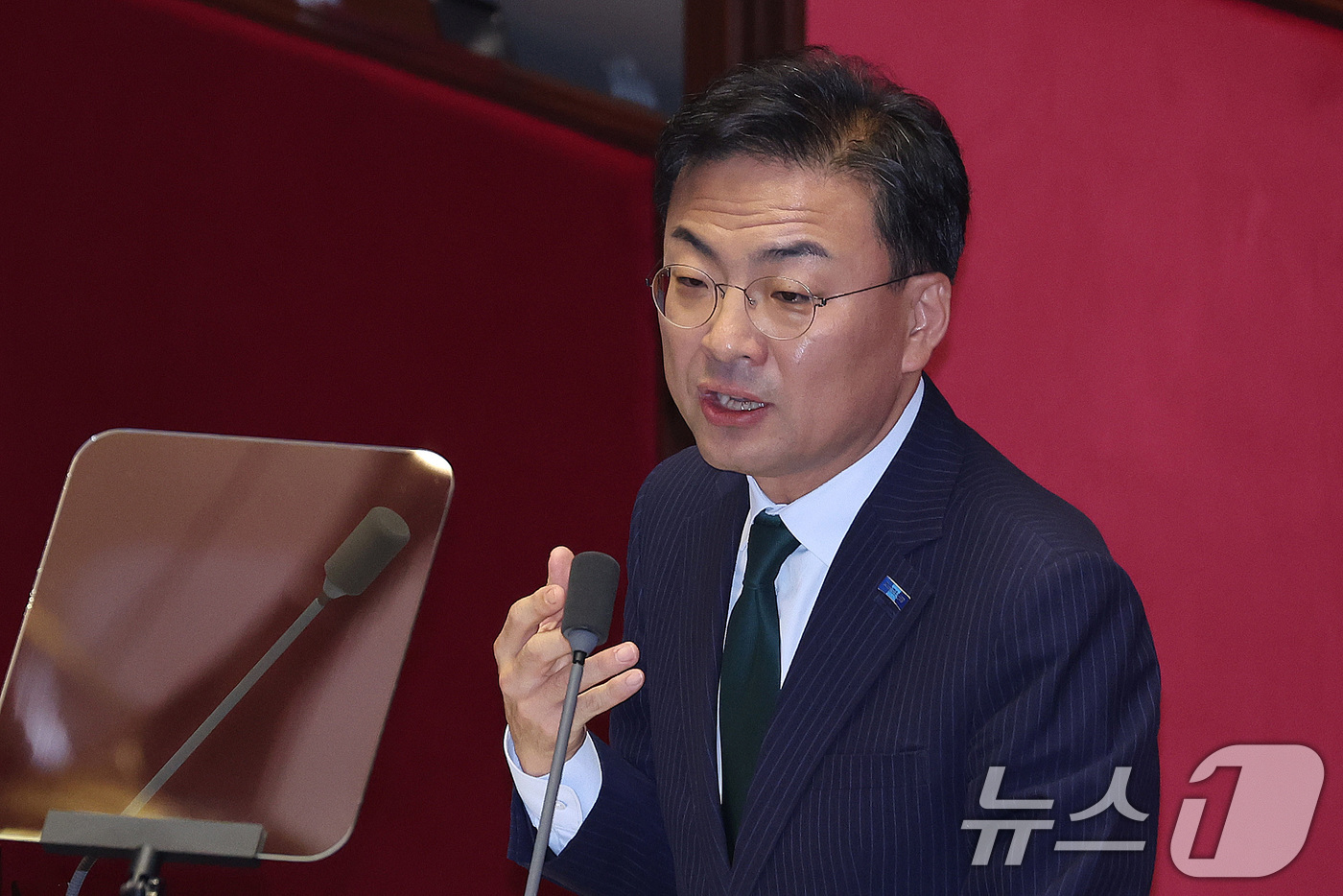 (서울=뉴스1) 신웅수 기자 = 신장식 조국혁신당 대표가 9일 오후 서울 여의도 국회에서 열린 제439회국회(정기회) 제5차 본회의에서 비교섭단체 대표연설을 하고 있다. 2026. …
