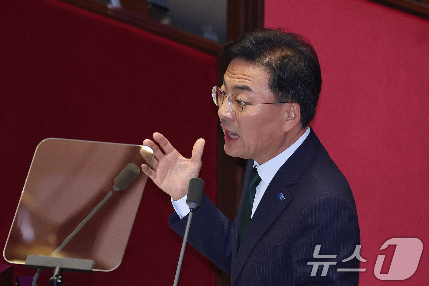(서울=뉴스1) 신웅수 기자 = 신장식 조국혁신당 대표가 9일 오후 서울 여의도 국회에서 열린 제439회국회(정기회) 제5차 본회의에서 비교섭단체 대표연설을 하고 있다. 2026. …