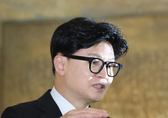 브리핑하는 한동훈