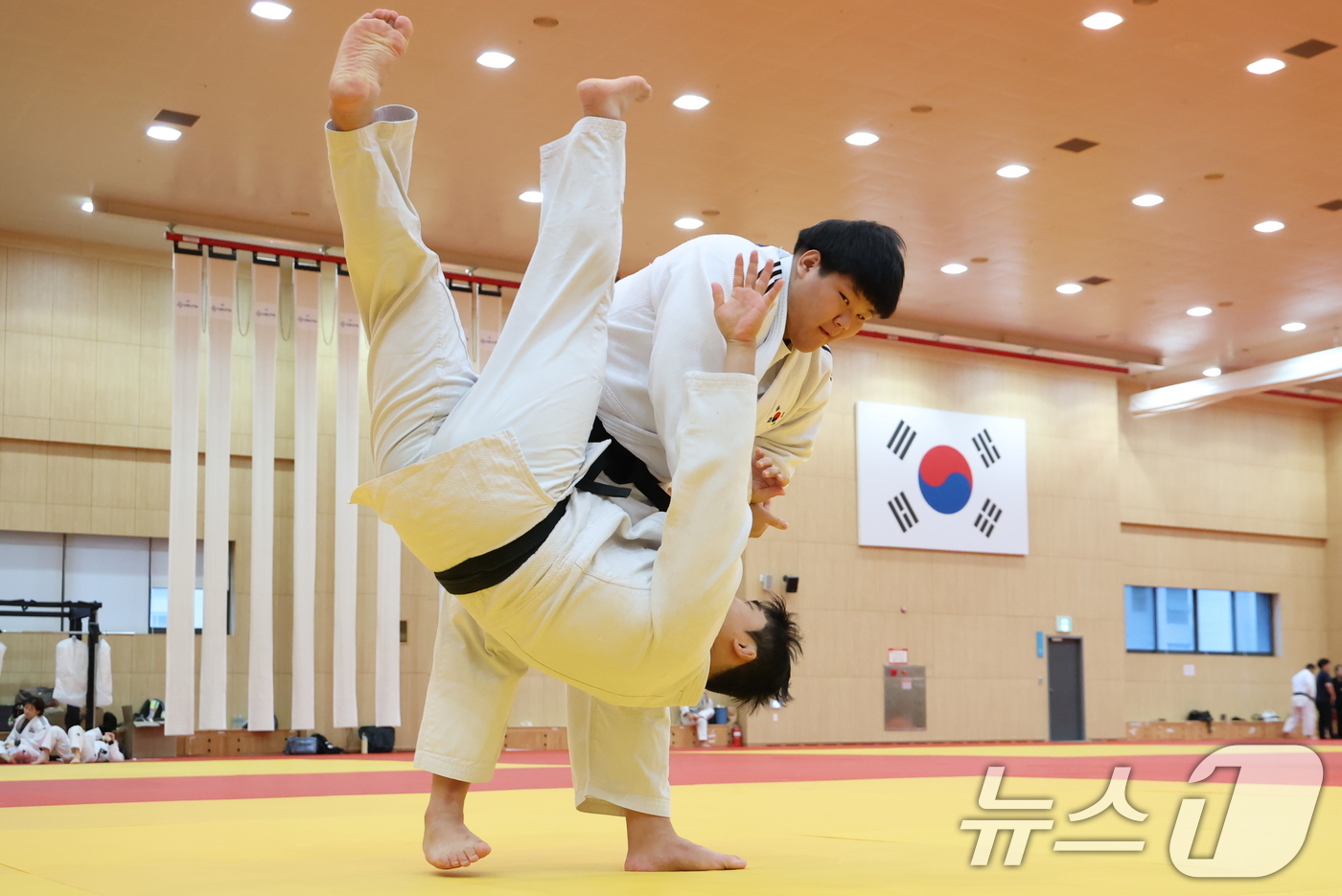 (진천=뉴스1) 김민지 기자 = 유도 여자 국가대표팀 이현지가 9일 충북 진천선수촌에서 열린 유도 2026 아이치-나고야 아시아경기대회 유도 국가대표팀 미디어데이에서 공개 훈련을 …