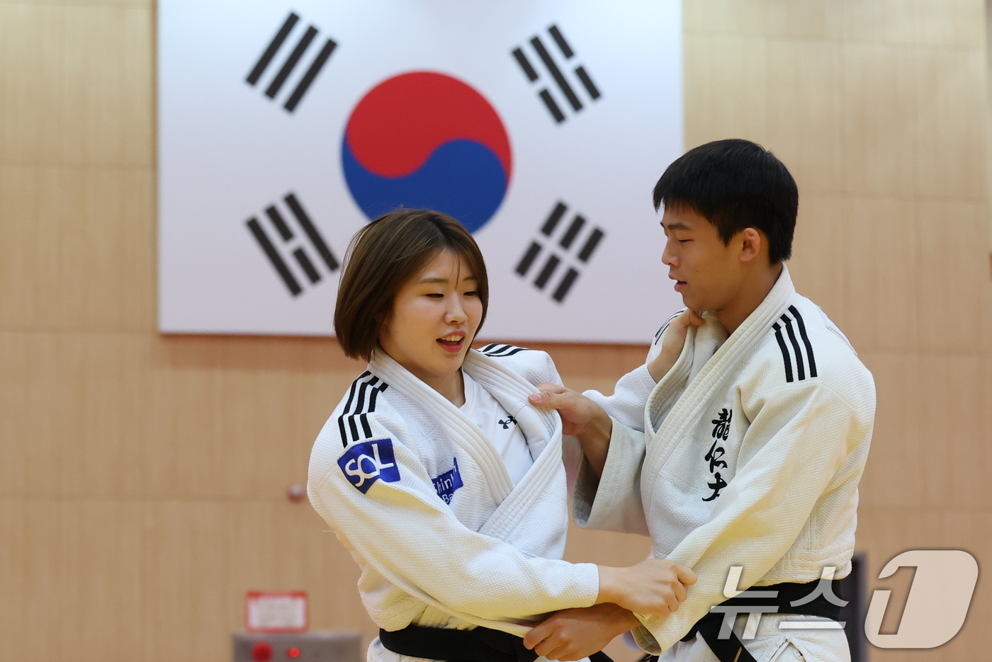 (진천=뉴스1) 김민지 기자 = 유도 여자 국가대표팀 허미미가 9일 충북 진천선수촌에서 열린 유도 2026 아이치-나고야 아시아경기대회 유도 국가대표팀 미디어데이에서 공개 훈련을 …