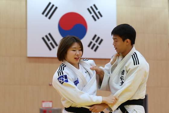 구슬땀 흘리는 허미미