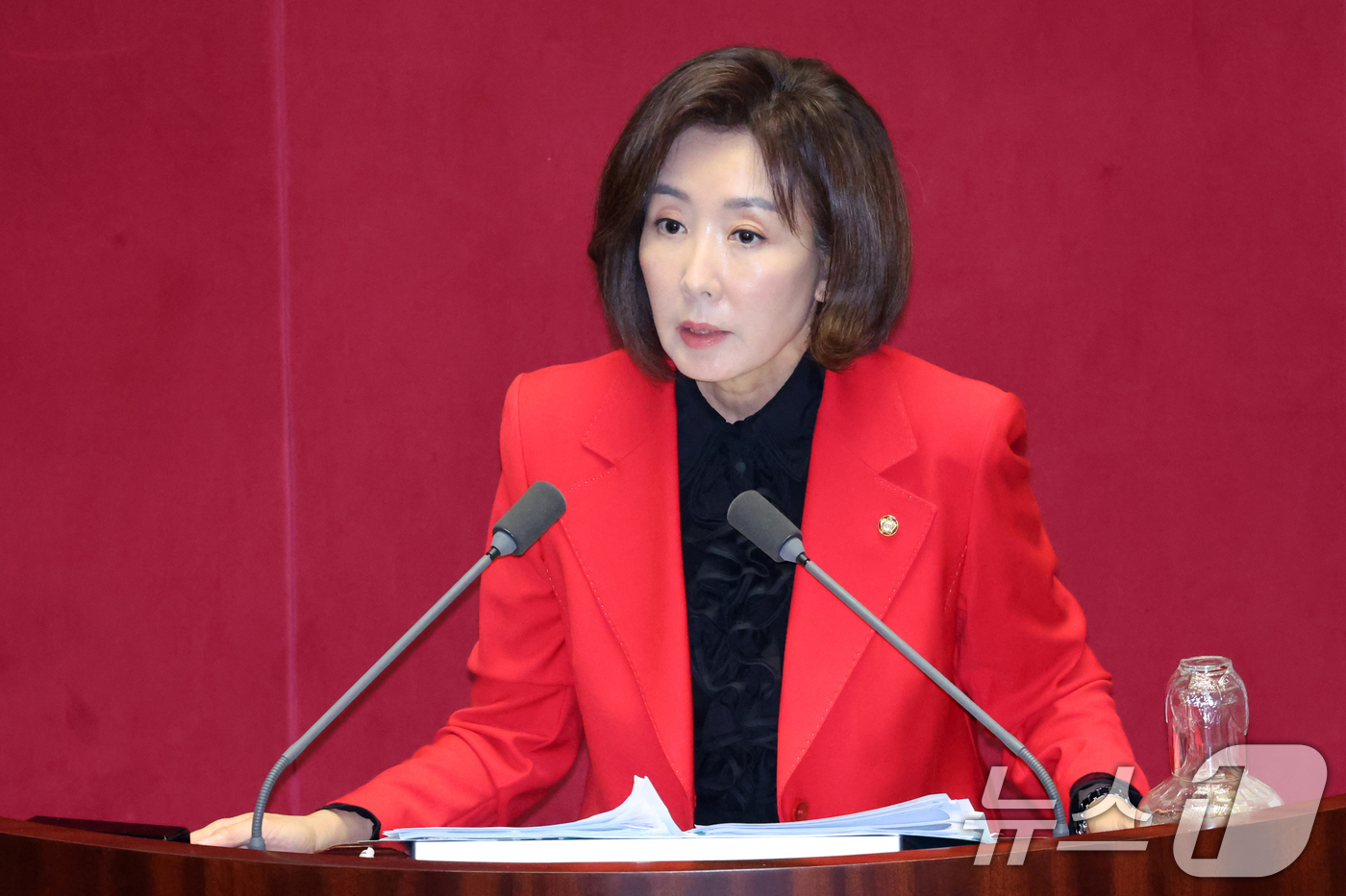 (서울=뉴스1) 황기선 기자 = 나경원 국민의힘 의원이 9일 오후 서울 여의도 국회에서 열린 제439회국회(정기회) 제5차 본회의에서 대정부질문(정치)을 하고 있다.  2026.9 …