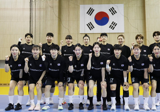 파이팅 외치는 핸드볼대표팀