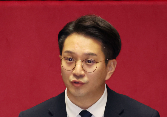전용기 의원, 대정부질문