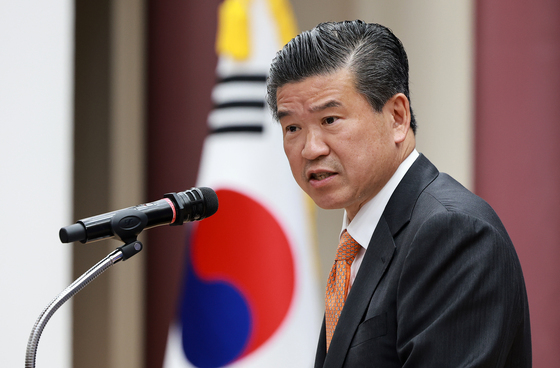 환영사하는 제임스 김 회장