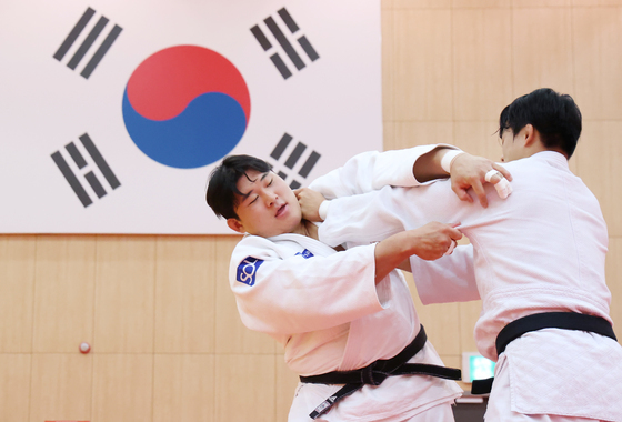 아시안게임 앞두고 훈련하는 김민종
