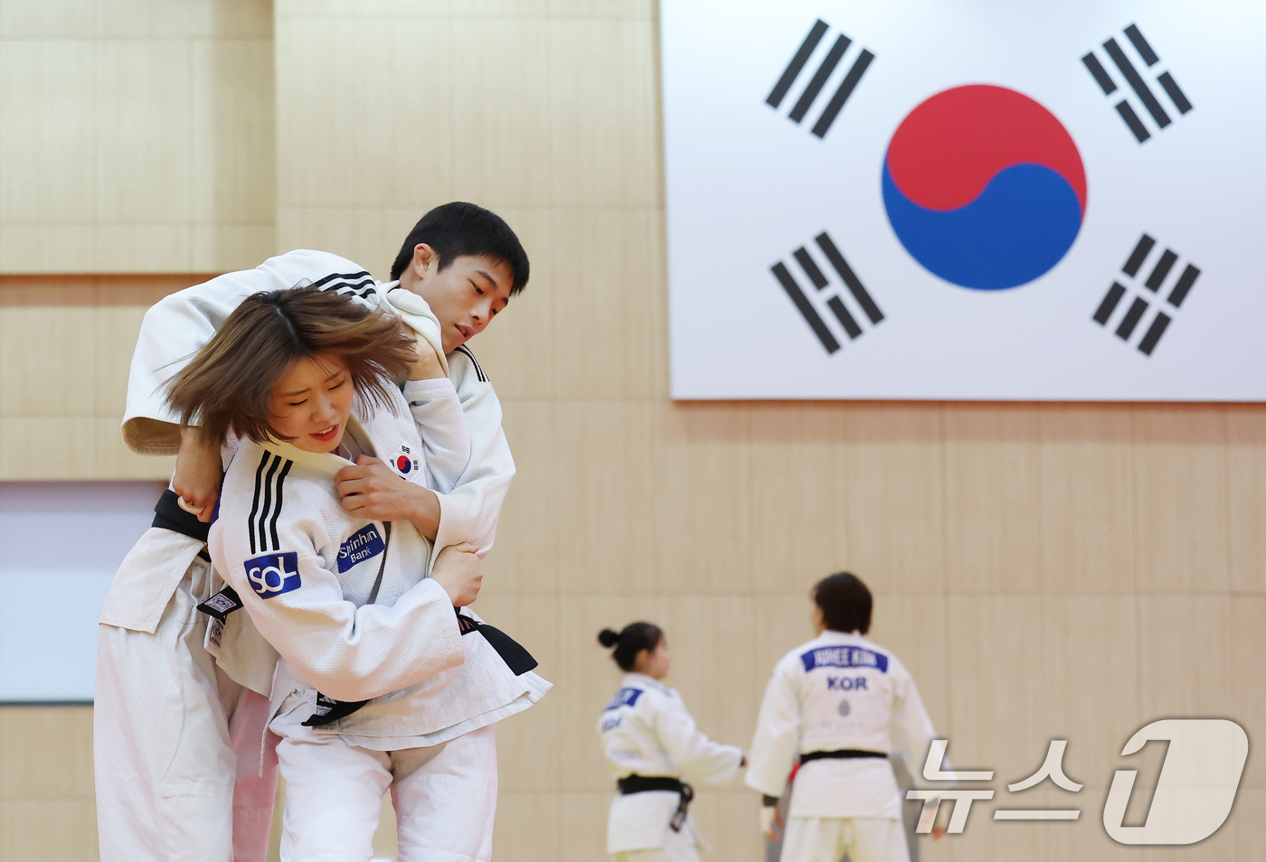 (진천=뉴스1) 김민지 기자 = 유도 남자 국가대표팀 허미미가 9일 충북 진천선수촌에서 열린 2026 아이치-나고야 아시아경기대회 미디어데이에서 공개 훈련을 하고 있다. 2026. …