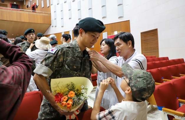 육군, 2기 예비역 병장 하사 239명 진급·임용…동원자원 확보