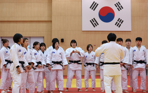 '계체 실격' 논란 유도대표팀, 이번엔 식사하다 비행기 놓쳤다