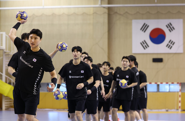핸드볼 남자 대표팀, AG 앞두고 구슬땀