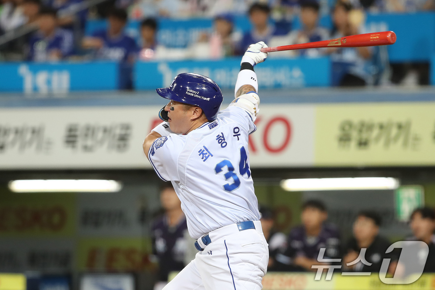 (대구=뉴스1) 공정식 기자 = 9일 오후 대구 삼성라이온즈파크에서 열린 프로야구 '2026 신한은행 SOL KBO리그' KT 위즈와 삼성 라이온즈의 경기, 4회말 선두타자로 나온 …