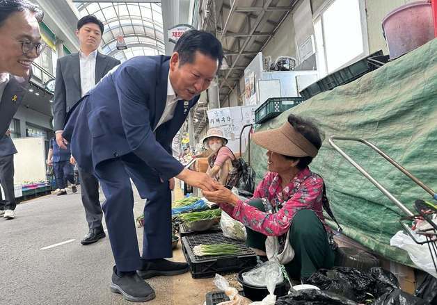 정청래, 광주 찾아 낙선인사…"떨어져서 미안합니다"