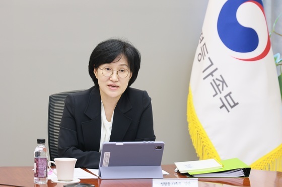 양육비 못 받는 한부모에 '소득무관' 월 20만원 선지급한다