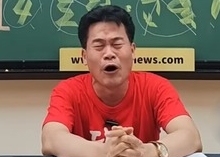 '대선보이콧' 전한길 "2030 투표" 무릎꿇고 오열